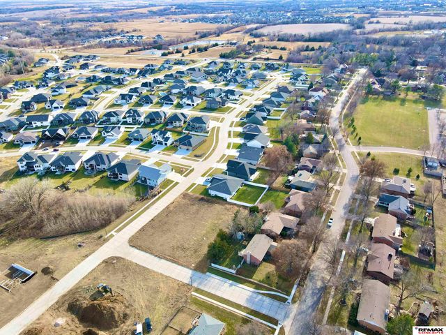 8520 Navajo Trail, Lincoln, NE 68520