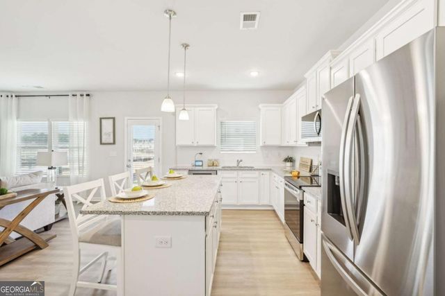 3033 Viewpark Circle, Conyers, GA 30013