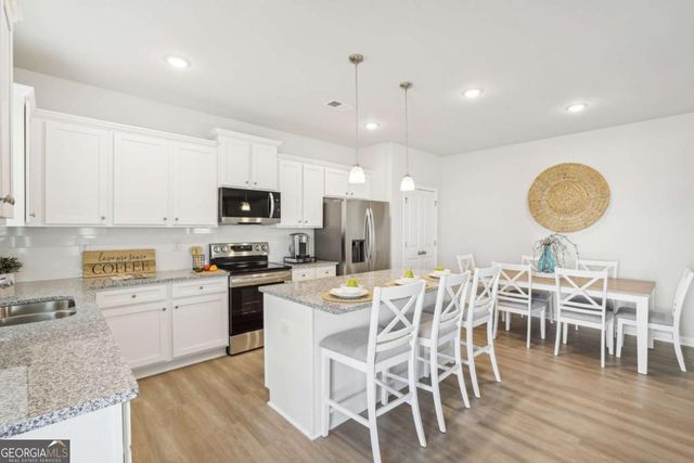 3033 Viewpark Circle, Conyers, GA 30013