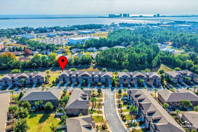 8837 Brown Pelican Circle, Navarre, FL 32566