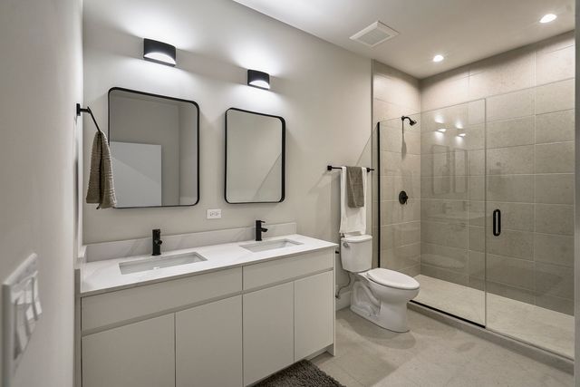 451 E Pershing Avenue 301, Chicago, IL 60653