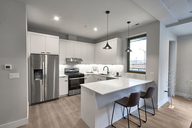 451 E Pershing Avenue 301, Chicago, IL 60653