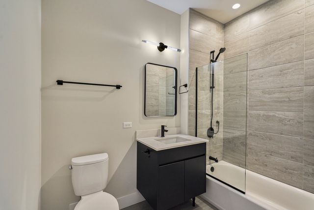 451 E Pershing Avenue 301, Chicago, IL 60653