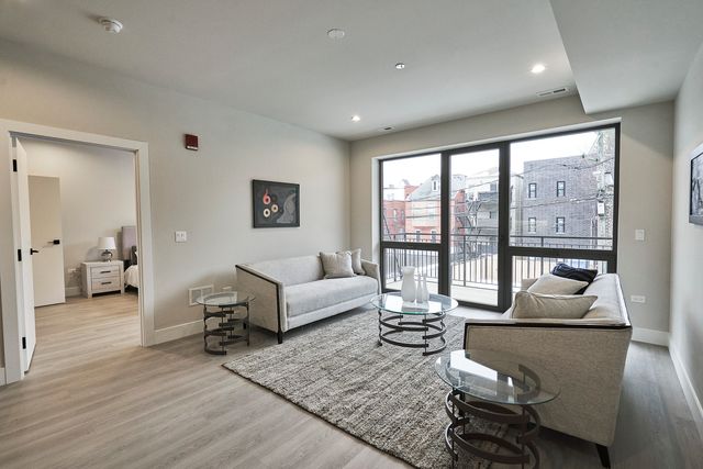 451 E Pershing Avenue 301, Chicago, IL 60653