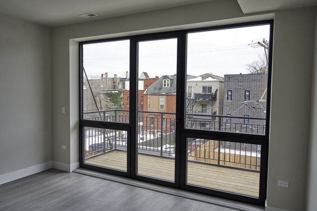 451 E Pershing Avenue 301, Chicago, IL 60653