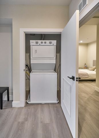 451 E Pershing Avenue 301, Chicago, IL 60653