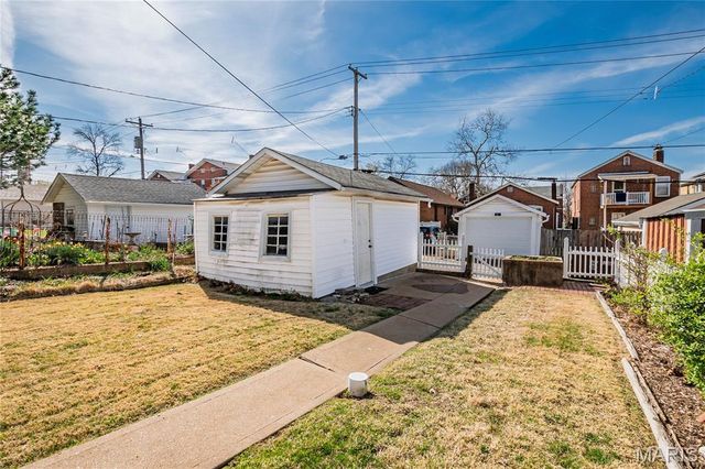 5418 Milentz Avenue, St Louis, MO 63109