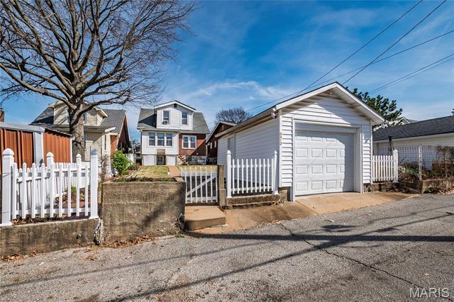 5418 Milentz Avenue, St Louis, MO 63109