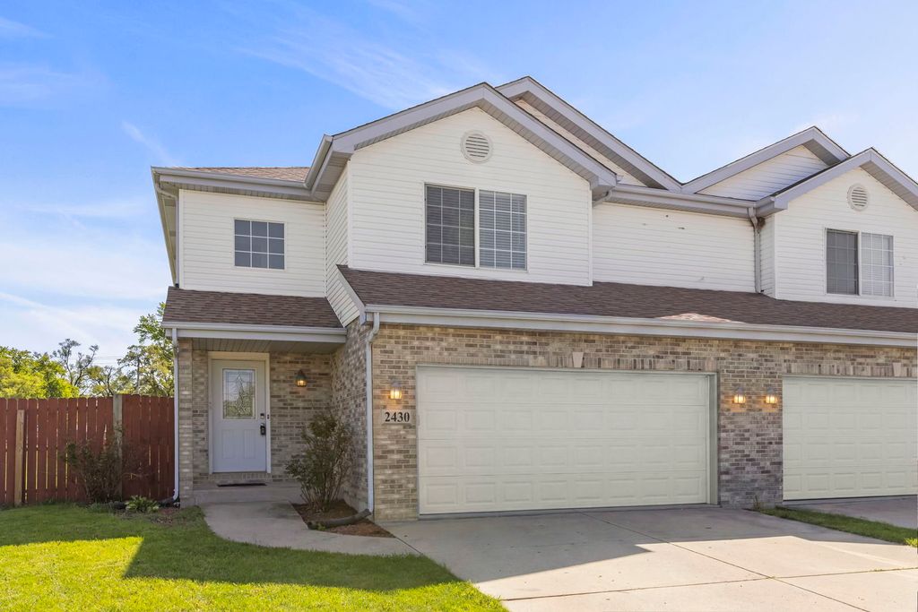 2430 Caton Crest Court, Crest Hill, IL 60403