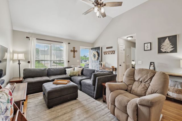 2808 Belle Meade Pl, Columbia, TN 38401