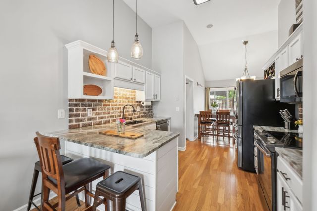 2808 Belle Meade Pl, Columbia, TN 38401