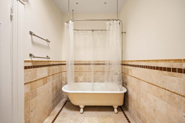 230 LINCOLN Road, New York City, NY 11225