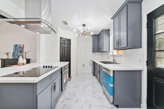 12339 Huntington Field Drive, Houston, TX 77099