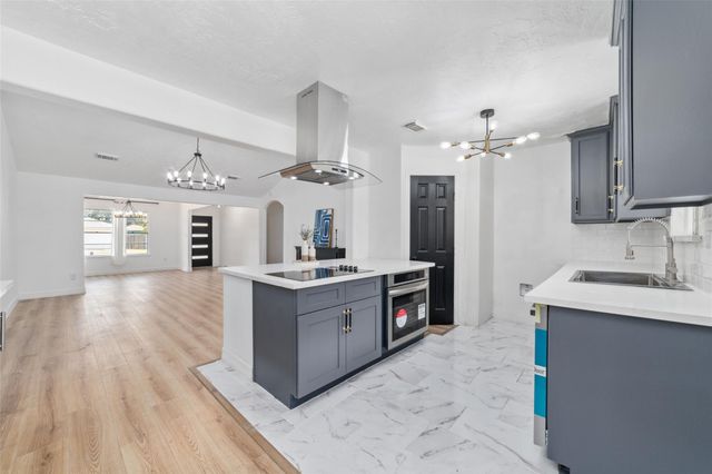 12339 Huntington Field Drive, Houston, TX 77099