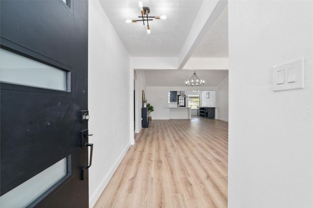 12339 Huntington Field Drive, Houston, TX 77099