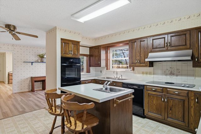 11384 Fm 859, Wills Point, TX 75169