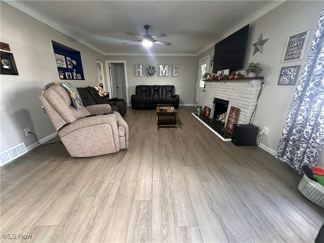 4001 W Ridgewood Drive, Parma, OH 44134