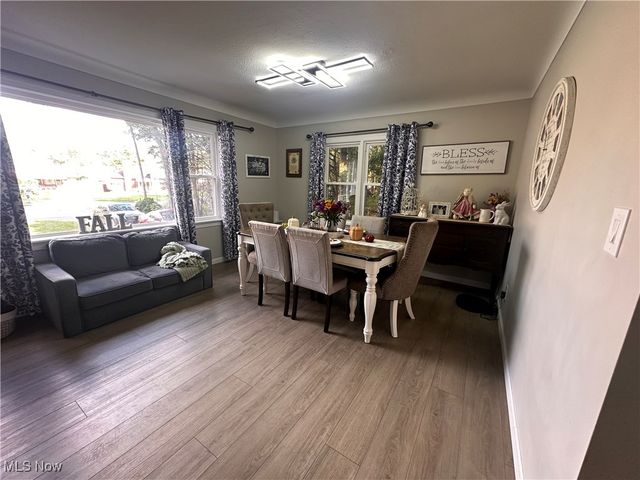 4001 W Ridgewood Drive, Parma, OH 44134