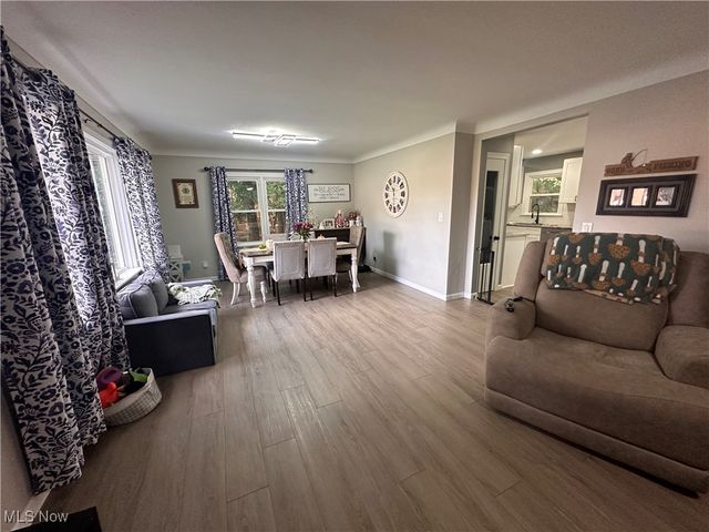 4001 W Ridgewood Drive, Parma, OH 44134