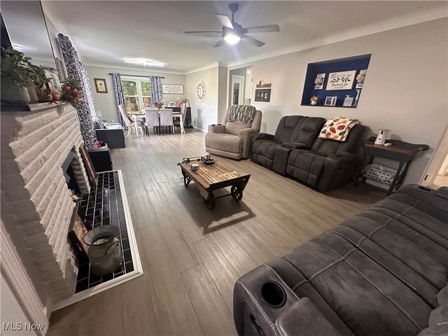 4001 W Ridgewood Drive, Parma, OH 44134