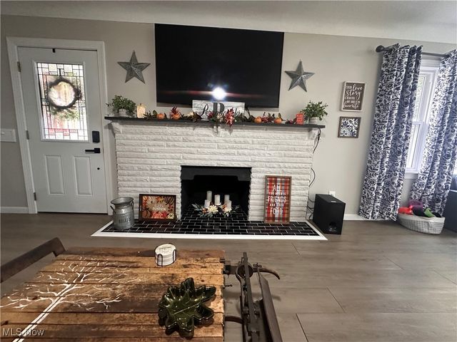 4001 W Ridgewood Drive, Parma, OH 44134