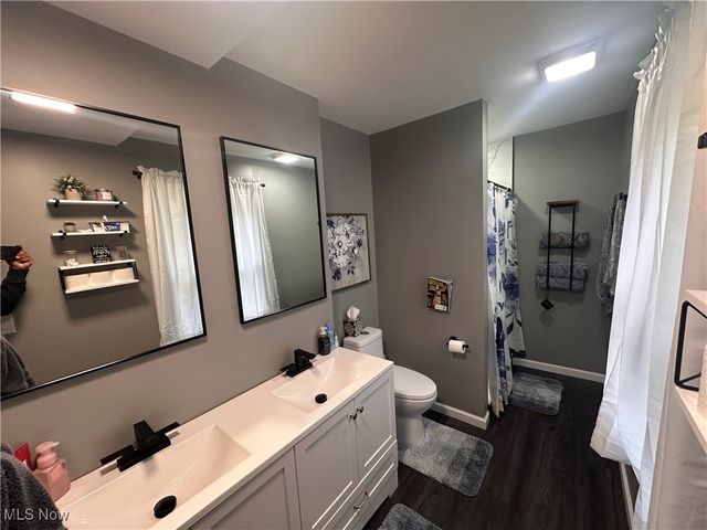 4001 W Ridgewood Drive, Parma, OH 44134