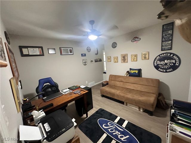 4001 W Ridgewood Drive, Parma, OH 44134