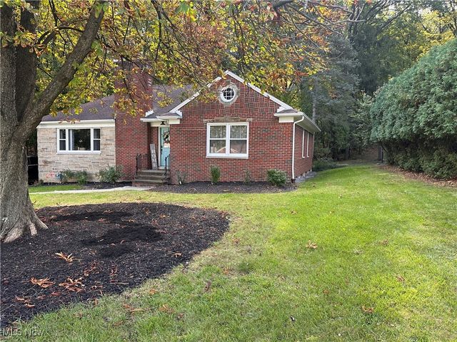 4001 W Ridgewood Drive, Parma, OH 44134