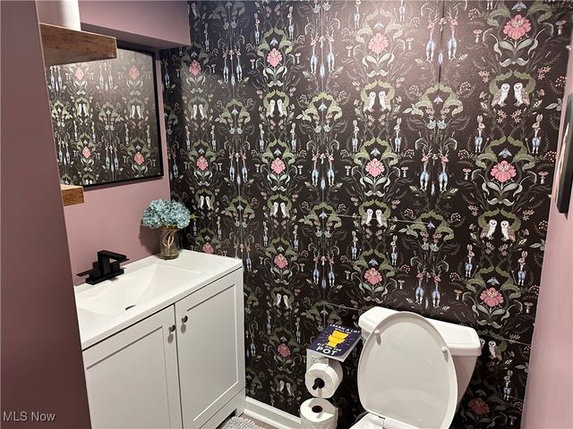 4001 W Ridgewood Drive, Parma, OH 44134