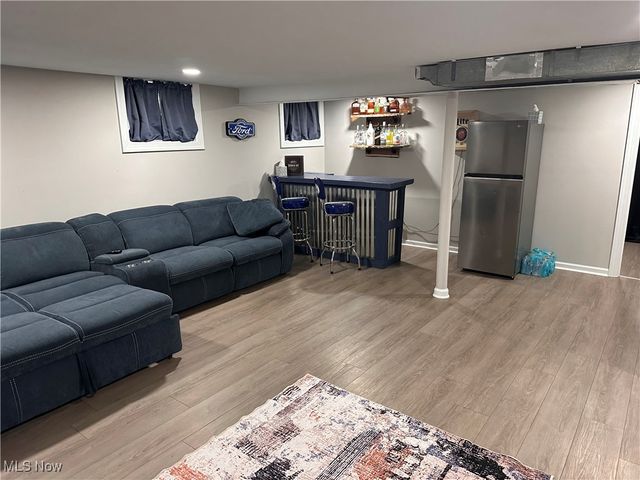 4001 W Ridgewood Drive, Parma, OH 44134