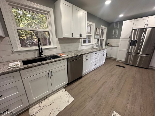 4001 W Ridgewood Drive, Parma, OH 44134