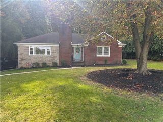 4001 W Ridgewood Drive, Parma, OH 44134