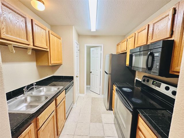 8814 Schick RD D, Austin, TX 78729