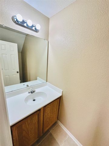 8814 Schick RD D, Austin, TX 78729