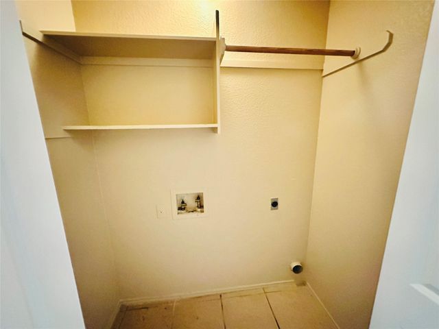 8814 Schick RD D, Austin, TX 78729