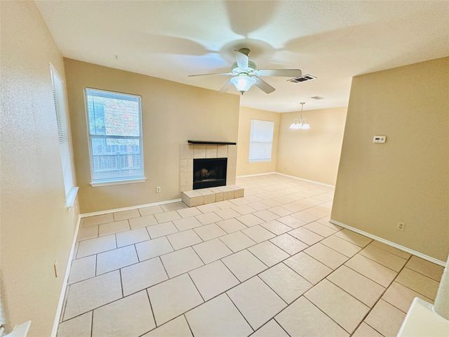 8814 Schick RD D, Austin, TX 78729