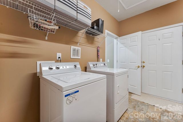 16627 Timber Crossing Road, Charlotte, NC 28213