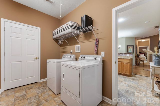 16627 Timber Crossing Road, Charlotte, NC 28213