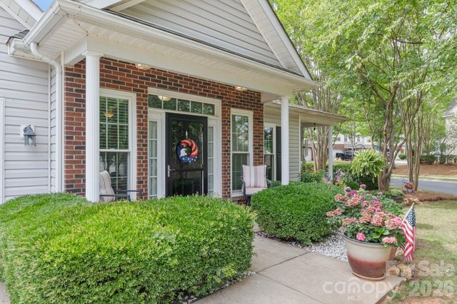 16627 Timber Crossing Road, Charlotte, NC 28213