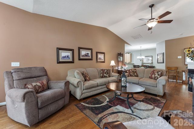 16627 Timber Crossing Road, Charlotte, NC 28213