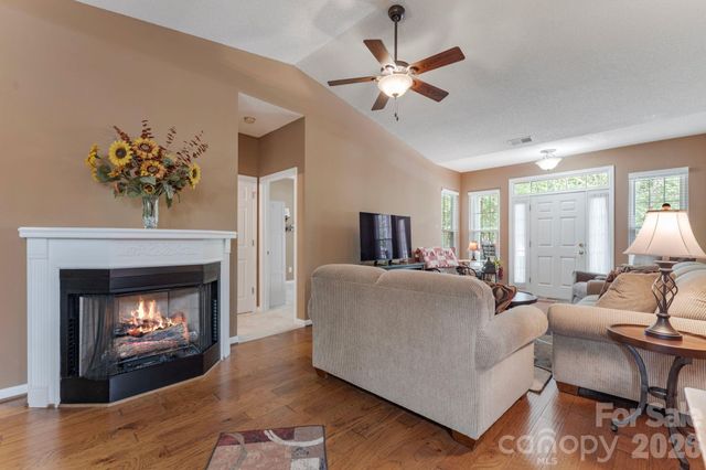 16627 Timber Crossing Road, Charlotte, NC 28213