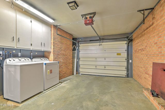 195 Pineview Drive, Bristol, VA 24201