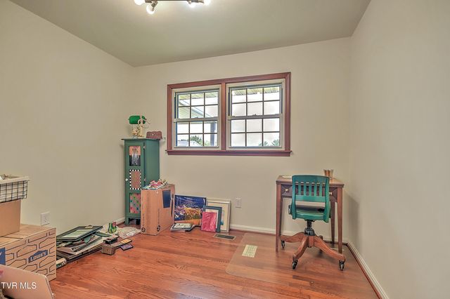 195 Pineview Drive, Bristol, VA 24201