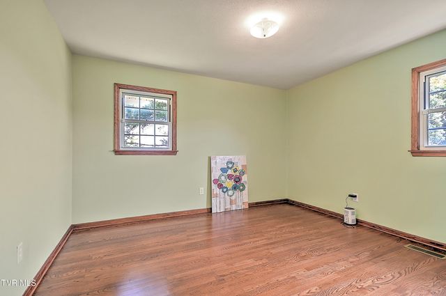195 Pineview Drive, Bristol, VA 24201