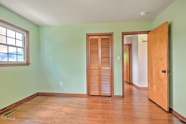 195 Pineview Drive, Bristol, VA 24201