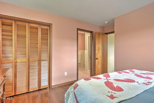 195 Pineview Drive, Bristol, VA 24201