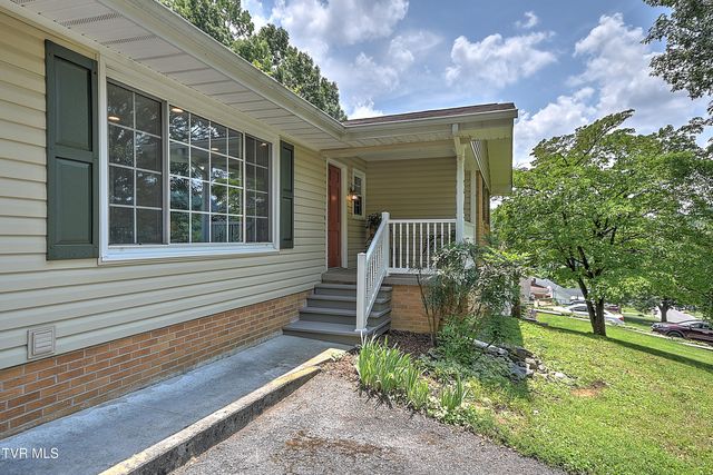 195 Pineview Drive, Bristol, VA 24201