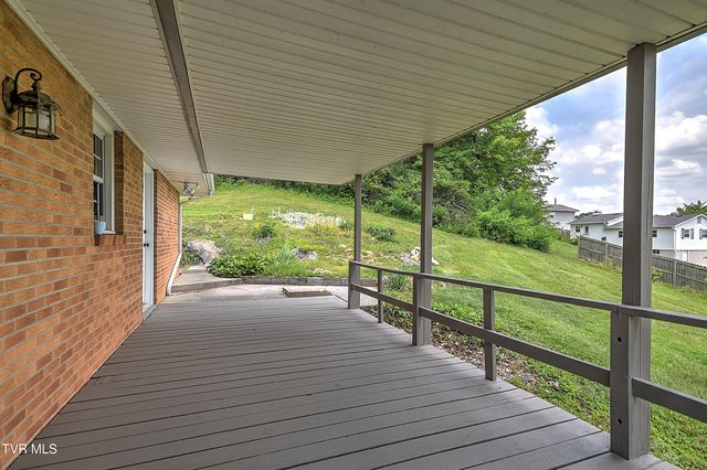 195 Pineview Drive, Bristol, VA 24201