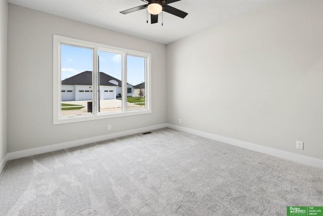 5426 N 212th Street, Elkhorn, NE 68022