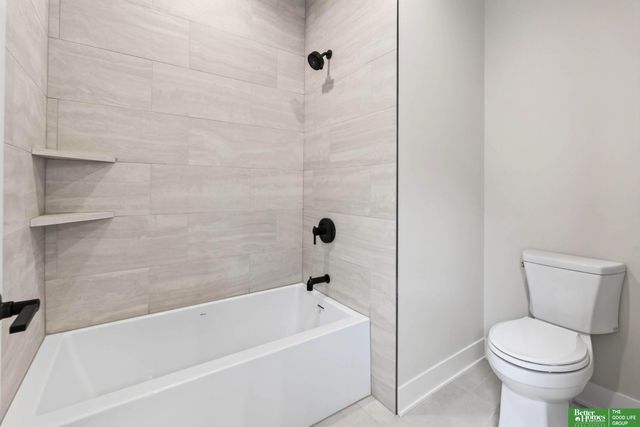 5426 N 212th Street, Elkhorn, NE 68022